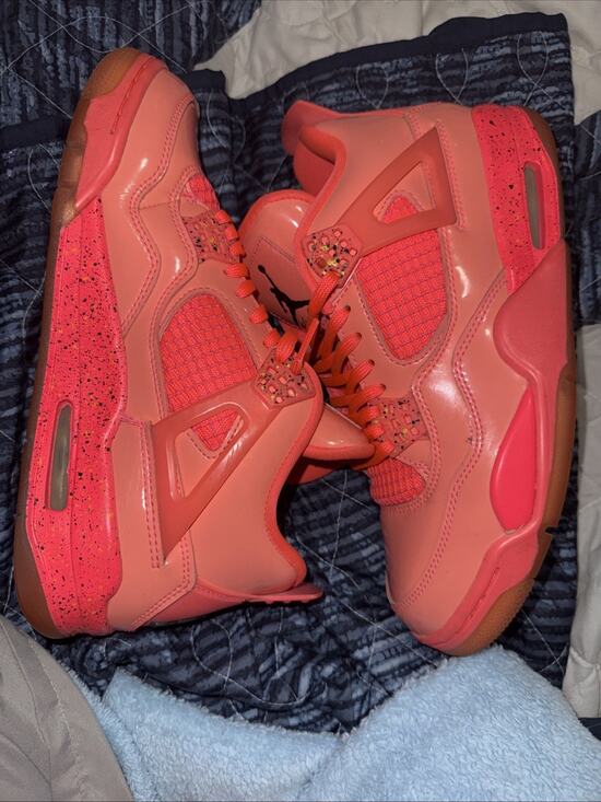 Jordan Shoes - Size 9 - Air Jordan 4 Retro NRG Hot Punch W